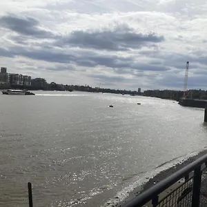 Limehouse Upon Thames In Great Location , London United Kingdom